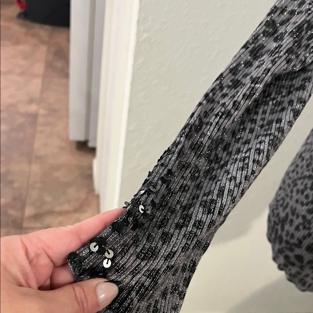 Belldini Black and Gray Sequin V-Neck Sweater - Picture 4 of 8